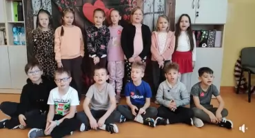 Muzyczna niespodzianka pierwszoklasistów z okazji Dnia Babci i Dziadka