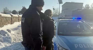 Fałszywe płatności i kradzież w sklepach. Policja zatrzymała sprawczynię na gorącym uczynku