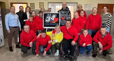 Wyjątkowe rękodzieło z sercem dla WOŚP. Emblemat z Przasnysza trafi na finałową licytację