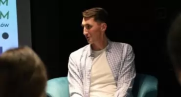 Literatura, mity i współczesne lęki – spotkanie autorskie z Markiem Chmielewskim w MBP w Przasnyszu