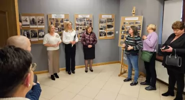 Między pamięcią a historią. Krasiniec i Szczuki ocalone w kadrze