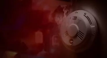 Czujka, która uratowała życie. Nocny pożar domu w Ożumiechu