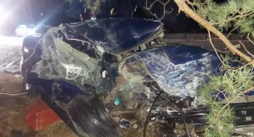 Groźny wypadek na DK61 w Młynarzach. 28-letnia kierująca trafiła do szpitala