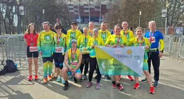 Jednorożce wśród tysięcy biegaczy. Emocje, życiówki i sportowa energia w Warszawie