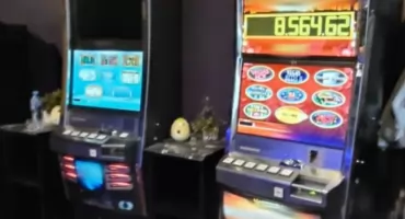 Nielegalny hazard pod lupą służb. Akcja w Przasnyszu zakończona zabezpieczeniem automatów