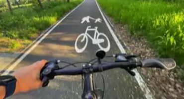 Sezon rowerowy ruszył. Policja przypomina: przepisy i rozsądek to podstawa bezpieczeństwa