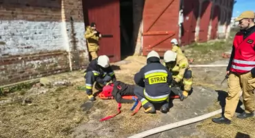 Strażacy ćwiczyli w Stadninie Koni w Krasnem. Realistyczny scenariusz i pełna mobilizacja służb