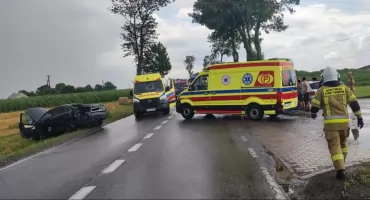 Trzy osoby ranne w zderzeniu trzech samochodów na ul. Słowackiego w Przasnyszu
