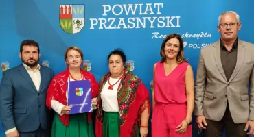Powiat Przasnyski wspiera lokalne inicjatywy. Kolejne organizacje otrzymały dofinansowanie