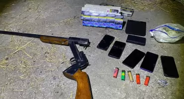 Blisko 700 gramów narkotyków nie trafi na rynek. Policjanci z Przasnysza wśród funkcjonariuszy prowadzących akcję