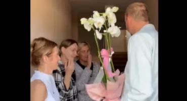 Nie czekali na miasto. Mieszkańcy Zawodzia 4 sami odnowili swoje klatki