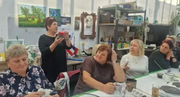 Kurpiowska tradycja spotkała się z nowoczesnością. Mieszkanki gminy Chorzele na wyjątkowych warsztatach