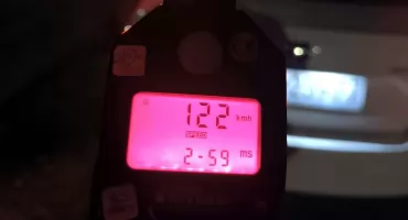 122 km/h w terenie zabudowanym. 32-latek stracił prawo jazdy