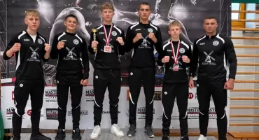 SHARK Kickboxing Przasnysz z sukcesami w Gniewie. Złoto dla Kuby Trzcińskiego